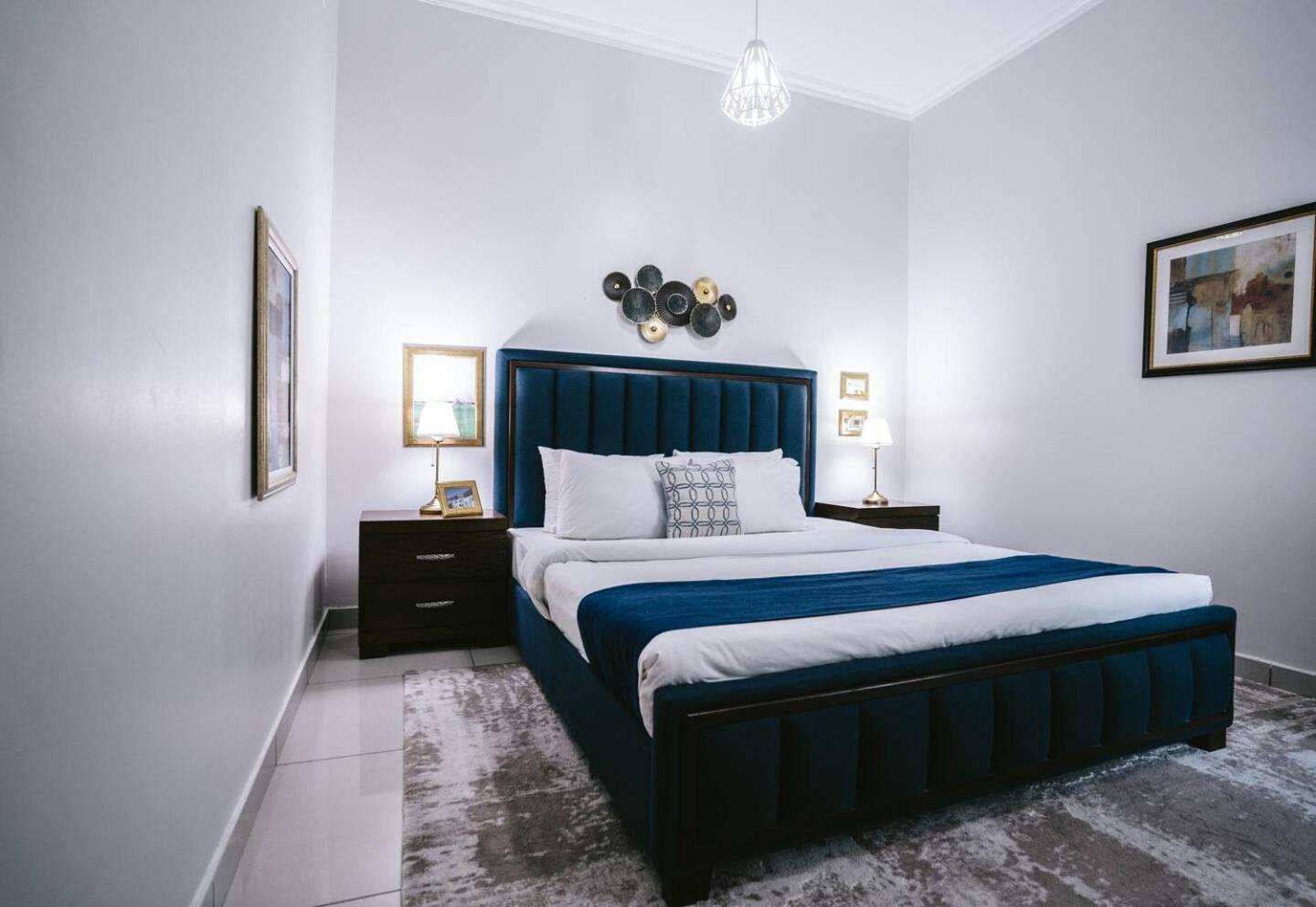 Wake Up To Sea Views In A Blue Lush Home On 51St Dubai Esterno foto