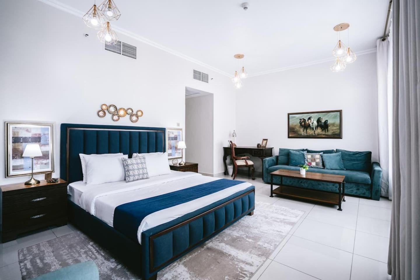 Wake Up To Sea Views In A Blue Lush Home On 51St Dubai Esterno foto
