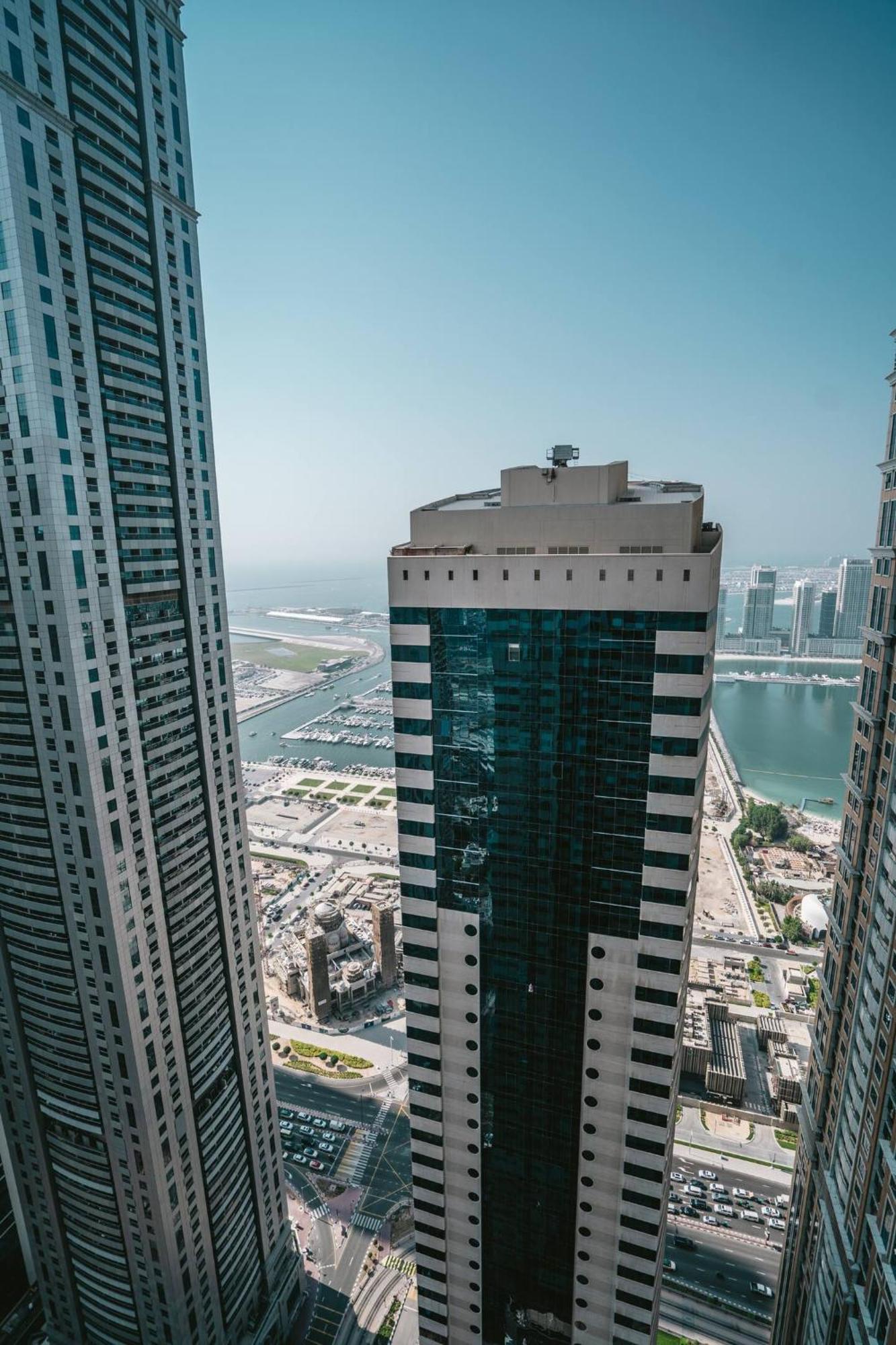 Wake Up To Sea Views In A Blue Lush Home On 51St Dubai Esterno foto