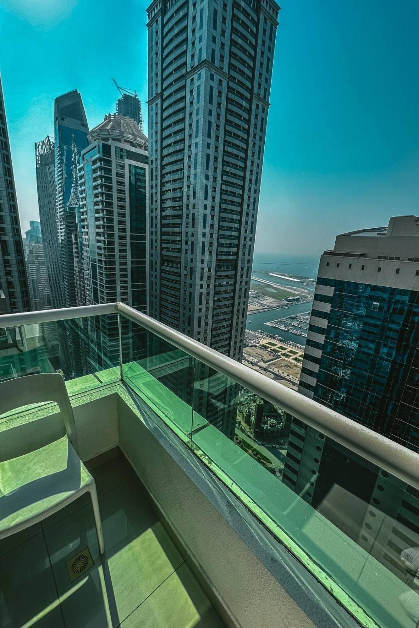 Wake Up To Sea Views In A Blue Lush Home On 51St Dubai Esterno foto